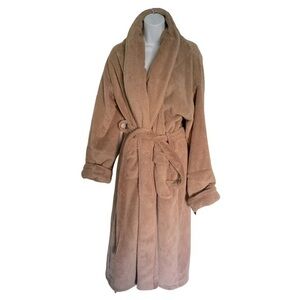 Giraffe at Home Plush Robe -M (1) tan , micro fiber plush , like new